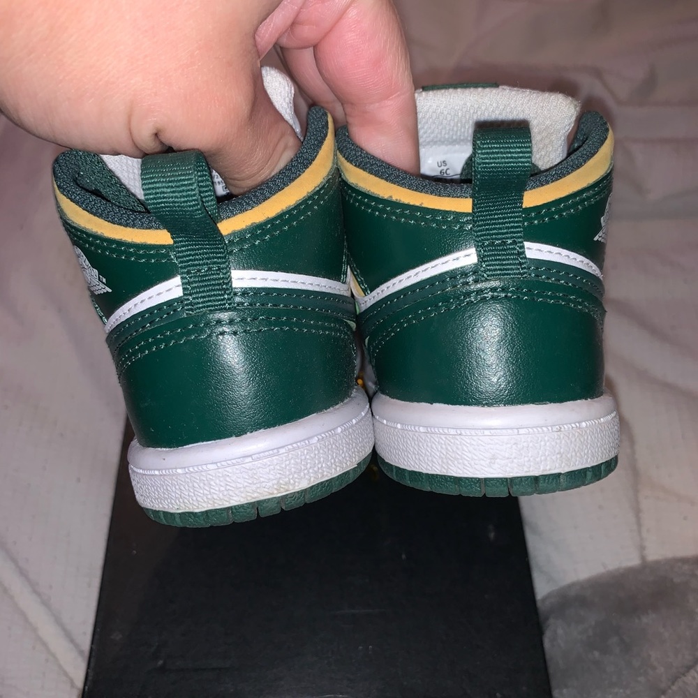 Jordan Kids Sneakers Green White Yellow - Picture 5 of 6